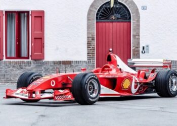 Легендарний болід Шумахера продали на аукціоні