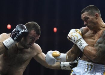 Олександр Усик згадав бій із Гассієвим у Москві: “Усе склалося так, як нам потрібно було”