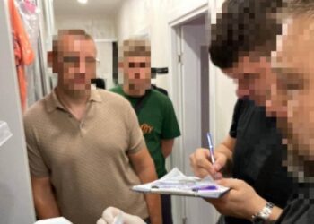 Правоохоронці знешкодили агентів РФ, які готували підпали торгових центрів в Україні та ЄС