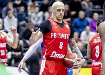 В’ячеслав Бобров буде грати у латвійському ВЕФі