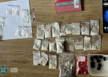 СБУ та Нацполіція блокували на Сумщині діяльність двох наркоугруповань, які виготовляли та збували психотроп