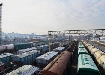 Укрзалізницю закликали знизити тарифи на вантажні перевезенняДумка