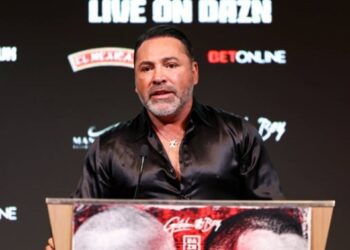 Порносайт пропонує пів мільйона доларів легендарному боксеру за відео