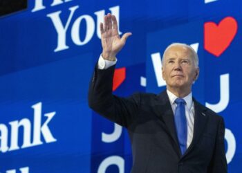 Байден: “Я не схилявся перед Путіним і Гарріс ніколи цього не зробить”