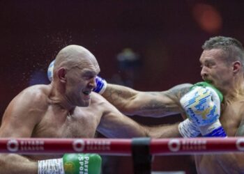 Ф’юрі треба влаштувати Усику війну, а не шахову партію – Мур