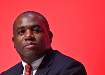 Очільник МЗС Великої Британії обмірковує поїздку до Китаю у межах “аудиту” відносин — Bloomberg