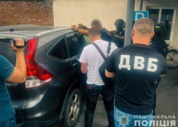 Хабар за успішну здачу практичного іспиту з водіння: на Сумщині викрили інструктора автошколи