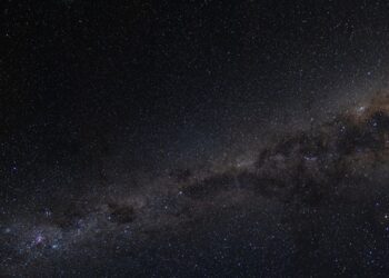 Полярники показали рідкісне зоряне небо над Антарктидою