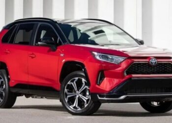 У мережі показали популярну Toyota RAV4 з новим дизайном (ФОТО)