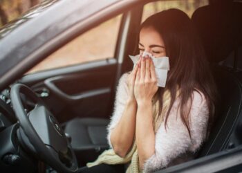 Штраф 50 000 грн за чхання: В яких країнах хворим водіям слід уникати керма