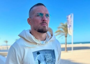Усик іронічно відповів Ф’юрі на звернення