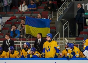 Збірна України з хокею з розгромним рахунком поступилася Латвії в олімпійській кваліфікації
