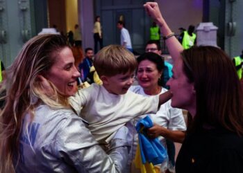 Обстріл Торецька, мітинг бійців “Азову”, українці на Олімпіаді. Тиждень у фото