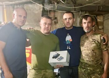 Депутати Сумської облради привезли військовим дрони в Купʼянськ