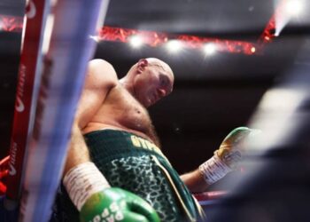 Відомий тренер назвав причину поразки Ф’юрі від Усика