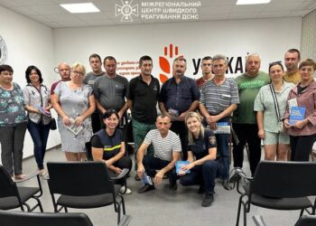 Фахівці Міжрегіонального центру швидкого реагування ДСНС провели навчання з аграріями + ФОТО