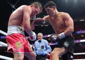 Колишня дружина Бівола розкрила його гонорар за бій із Канело: “У мене навіть є фотка договору”