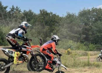 Конотопські мотогонщики вдало виступили на чемпіонаті області з мотокросу