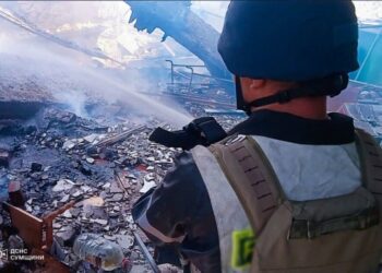 На Сумщині рятувальники ліквідували пожежі, які виникли через ворожі авіаційні удари (ВІДЕО)