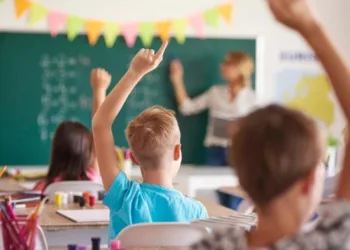 Навчальний рік 2024-2025 в Україні: дати початку, завершення та періоди канікул