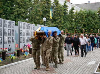 ОМИТИЙ ГОРЕМ ТА СЛІЗЬМИ СЕРПНЕВИЙ ДЕНЬ: ЗАХИСНИК ОЛЕГ РУДЬ СТАВ ЯНГОЛОМ НЕБЕСНОГО ВІЙСЬКА