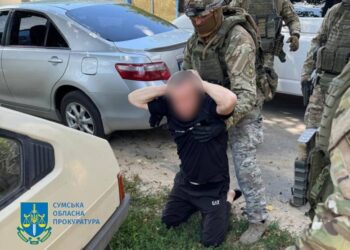 Правоохоронці Сумщини викрили 4 осіб, які організували схему переправлення військовозобов’язаних за межі України