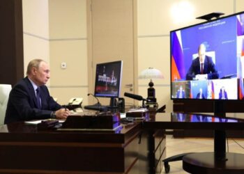 Путін зібрав нараду щодо прикордоння з Україною: в нього просять грошей на самооборону