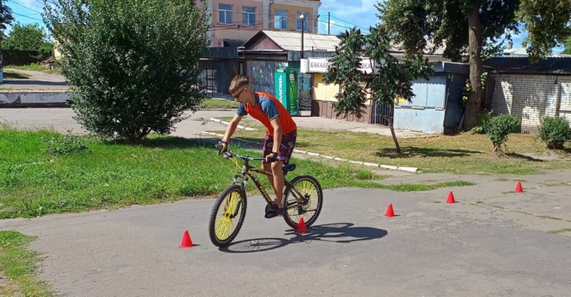 У Конотопі до Дня молоді відбулись змагання з техніки велосипедного туризму