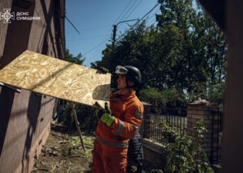 У Сумах завершили аварійно-відновлювальні роботи на місці ворожого удару