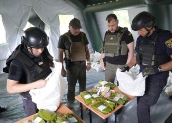 Українська влада проводить заходи гуманітарного реагування в зоні проведення оборонної операції