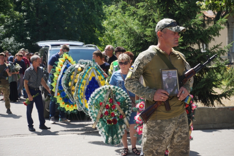 В Охтирці провели в останню путь героя Дмитра Лиска