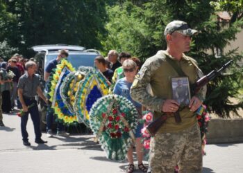В Охтирці провели в останню путь героя Дмитра Лиска