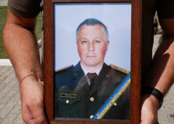 ВІДДАВ ЖИТТЯ ЗА УКРАЇНУ: РОМЕНСЬКА ГРОМАДА ПОПРОЩАЛАСЯ ЗІ СТАРШИМ ЛЕЙТЕНАНТОМ ОКСЬОМОМ СЕРГІЄМ МИХАЙЛОВИЧЕМ