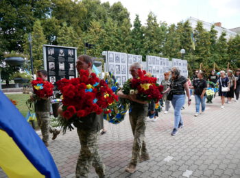 ВІДДАВ ЖИТТЯ ЗА УКРАЇНУ: РОМЕНСЬКА ГРОМАДА ПОПРОЩАЛАСЯ ЗІ СТАРШИМ ЛЕЙТЕНАНТОМ ОКСЬОМОМ СЕРГІЄМ МИХАЙЛОВИЧЕМ