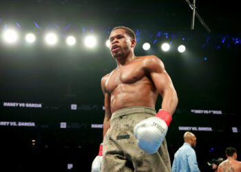 ВІДЕО. Чемпіон світу з боксу розпочав вуличну бійку