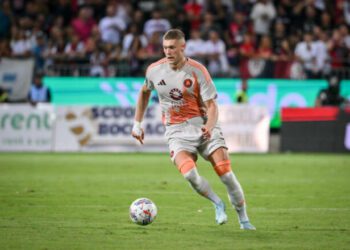 ВІДЕО. Милота дня. Як донька Довбика спостерігала за дебютом батька за Рому