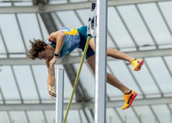 ВІДЕО. Новий світовий рекорд. Як Дюплантіс стрибнув із жердиною на 6.26 м