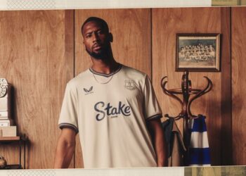 Зірка бейсболу. Миколенко взяв участь у презентації 3-ї форми Евертона