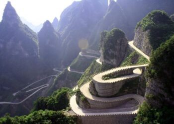 Фахівці назвали країну з найбезпечнішими автомагістралями