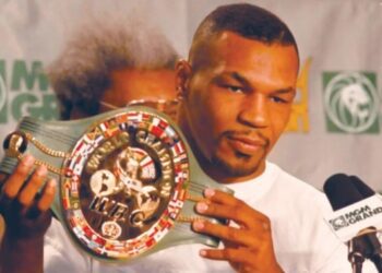 Ларрі Холмс назвав сучасного боксера, який би легко переміг Майка Тайсона