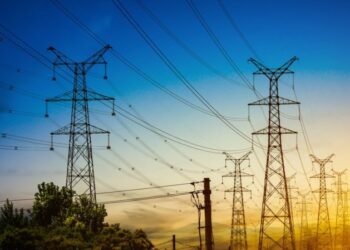 Укренерго: відбувається аварійне постачання електрики з енергосистем Польщі, Словаччини і Румунії