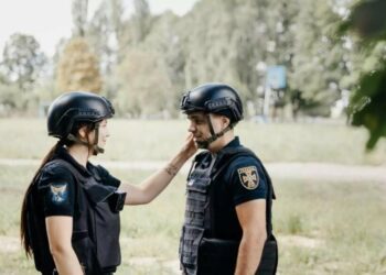 Історія подружжя поліцейської та рятувальника з Сумщини (ВІДЕО)