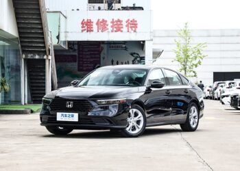 Оновлена Honda Accord виходить на ринок: названо ціни та деталі (ФОТО)