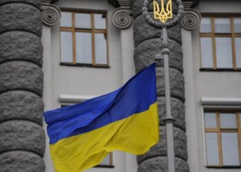 Кадрові ротації в уряді: Зеленський взяв участь у засіданні фракції “Слуга Народу”. Які рішення ухвалили