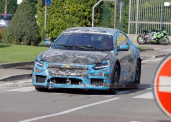 Ferrari вивела на тести перший електромобіль марки (ФОТО)