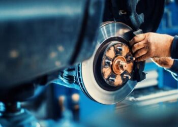 Шість ознак того, що потрібно терміново міняти гальмівні колодки в автомобілі