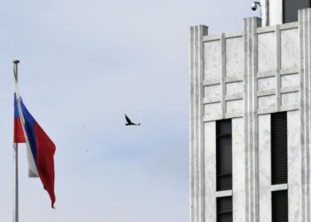 ЄС на 300 млн євро доходів від заморожених активів РФ закупить озброєння для України у Франції