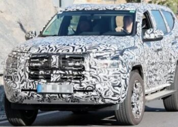 Новий Mitsubishi Pajero Sport 2025 помітили на дорогах (ФОТО)