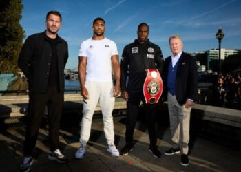 Тедді Атлас визначив фаворита бою Дюбуа – Джошуа