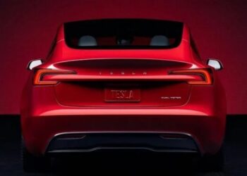 Найдешевший кросовер Tesla знову показали до прем’єри (ФОТО)